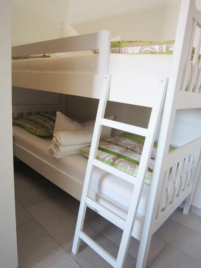 M&B Guest House Srima Eksteriør bilde